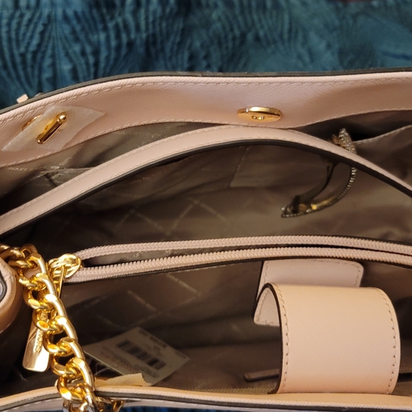 New with tags Michael Kors purse - Picture 4 of 8